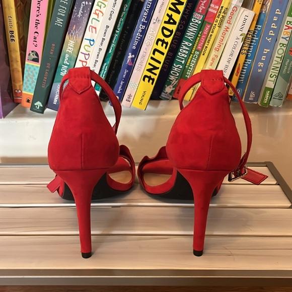 Holiday Heels 🎄 Ruffle strap open toe heels -8 - Picture 3 of 5